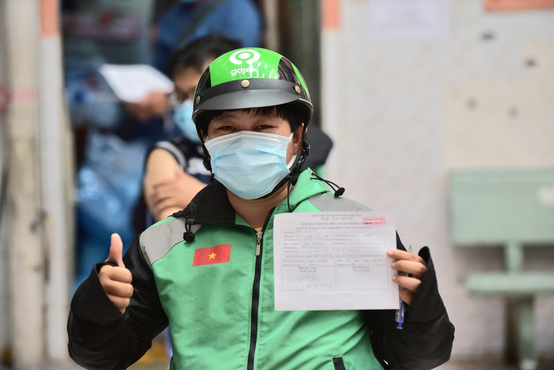 TP. Hồ Chí Minh: Tổ chức tiêm vaccine đồng loạt cho shipper 